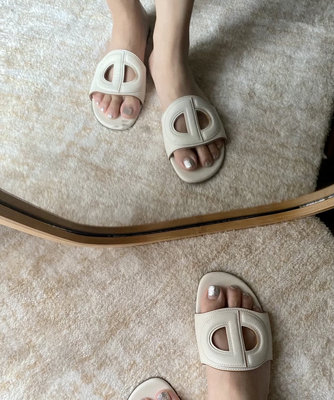 【妖妖代購】Dior 21春夏新款立體CD字母涼拖鞋(兩色)