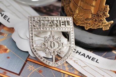 Chanel A85908 Brooch 徽章水晶別針