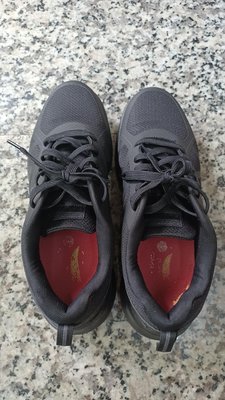 Skechers ArchFit工作鞋鞋   US 11.5 號9成新物不介意再下標，下標前請再傳訊聯絡。