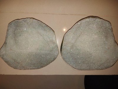 高檔莫西沙老坑明料/正A貨緬甸玉翡翠原石，二大片合計約3152公克