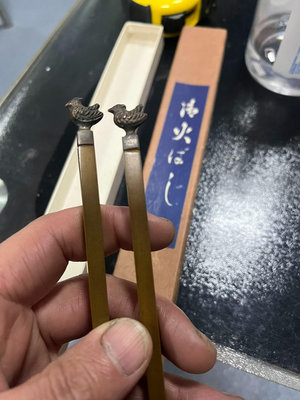 日本火缽筷兩雙，全品，有使用痕跡