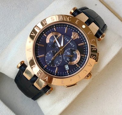 VERSACE V-RACE 玫瑰金色配藍色面錶盤 藍色皮革錶帶 石英 三眼計時 男士手錶 VERQ00120