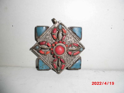 西藏藏銀十字金鋼杵鑲紅珊瑚+綠松石方牌