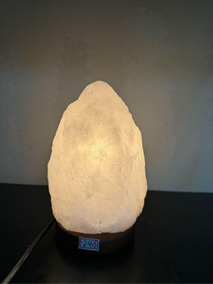 頂級白玉鹽燈 2.4kg 產量稀少，能量強大