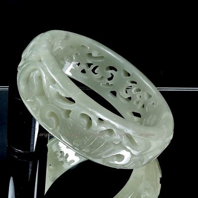 珍珠林~簍空雕刻圓玉鐲~僅此一件~天然A貨新疆和闐玉(內徑54mm,手圍18號) #280