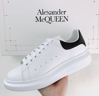 [ 羅崴森林 ] 現貨Alexander McQueen SS2023白身黑尾小牛皮革45MM低幫球鞋