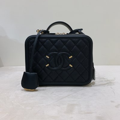 Chanel Vanity Case 21 化妝箱包 中款 菱格紋 荔枝皮 金釦 黑色《精品女王全新&amp;二手》