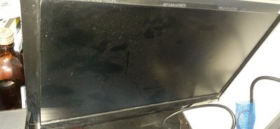 18.5型 LCD 電腦螢幕 無附線材 二手舊商品惜福商品，高品質要求買家請去3C賣場買新的。