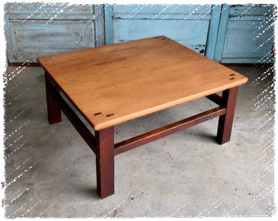 ^_^ 多 桑 台 灣 老 物 私 藏 ----- 微八字腳的台灣老檜木方型矮桌.泡茶桌