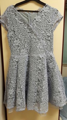 日本人日本連線 灰藍色雕花蕾絲洋裝M號，特價1280含運費，類似銀穗，巧帛，0918，iroo.MOMA,Le Polka