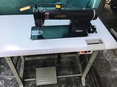 工業平車縫紉機 JUKI 555，不占空間，適合各種.各布類，家用修改。