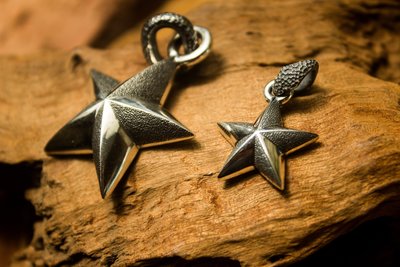 日本手工銀飾品牌 JANGO五角星造型墜飾（大小）