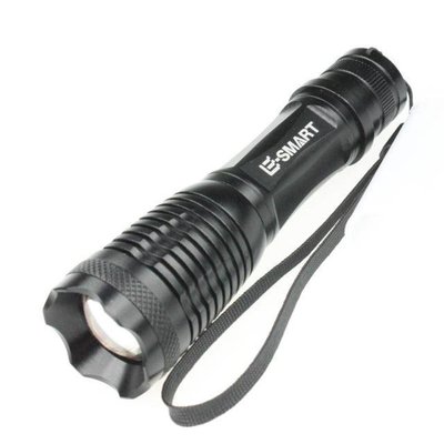 現貨手電筒戶外照明工具供應T6強光手電筒T6強光18650變焦手電筒充電