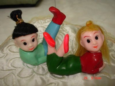 收藏一對台灣早期的1950年代賽璐珞娃娃,珍品稀少