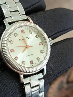 Roven Dino 藍寶石水晶玻璃 實心錶帶 可正常使用 Water Resistant生活防水 女石英錶 手圍18公分