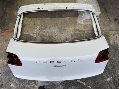 Porsche Macan (2017美規)鋁合金尾門及兩個尾燈
