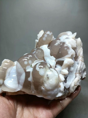 【二手】馬達加斯加瑪瑙：白玫瑰 石頭 原石 造型石【民國古玩】-5601