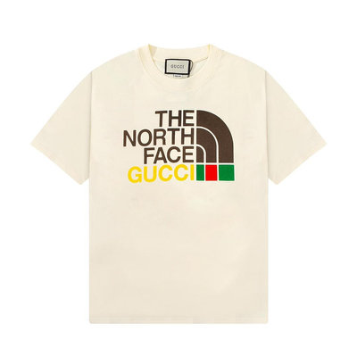 Gucci 古馳The North Face與Gucci擁有相似的發展歷史和價值觀，并且秉持相同的探索精神， NO267076