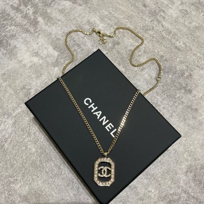 Chanel 23B項鍊 方塊鑽Logo 淡金色《精品女王全新&二手》