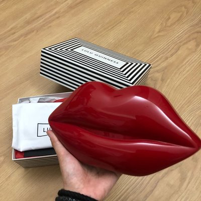 Lulu Guinness 經典紅唇晚宴包／手拿包 RED PERSPEX LIPS CLUTCH