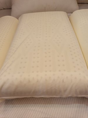 工廠直營--頂級枕頭系列特賣.人體工學波浪型.蝶型.傳統麵包型乳膠枕