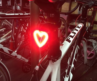 三重新鐵馬 日本Bike guy心型尾燈 高亮度LED後燈 (魔鬼氈固定)