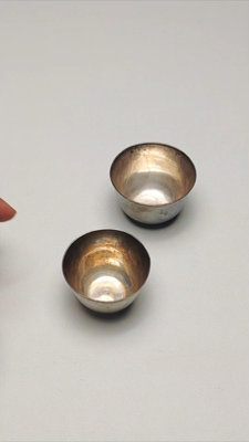 日本 純手工老杯子 茶杯 酒杯  兩只 像銀杯 無銀標 但看