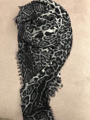 YSL 豹紋斑馬紋圍巾披肩