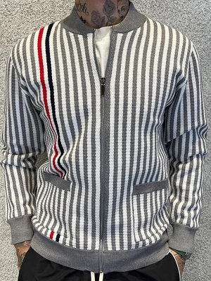 UU代購#Thom Browne男士開衫外套條紋四條杠棒球服男女同款夾克