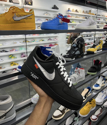 Off-White x Nike Air Force 1 Low 07 MoMa (No socks)