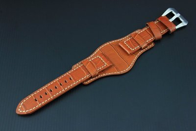 24mm皮底皮面panerai小沛的新衣 bund watch strap飛行軍錶風格錶帶鱷魚皮紋,棕白