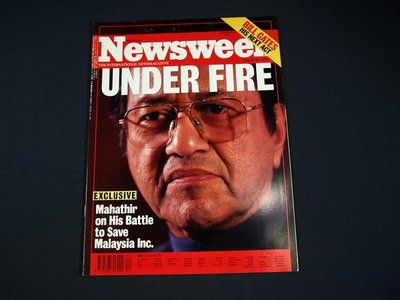 【懶得出門二手書】英文雜誌《Newsweek》UNDER  FIRE 1999.8.30 (無光碟)│(21F32)