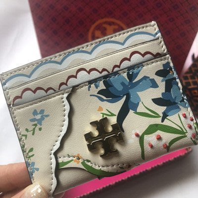 現貨-Tory Burch TB 8854款 進口羊皮混合花卉卡包 多彩扇貝花卉圖案  皮夾 卡夾簡約