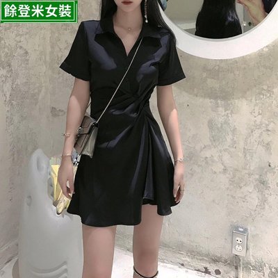 黑色女新款夏褶皺收腰顯瘦氣質厭世風小黑裙小個子裙子 氣質設計感短袖洋裝 正韓洋裝 及膝裙餘登米女裝~餘登米女裝