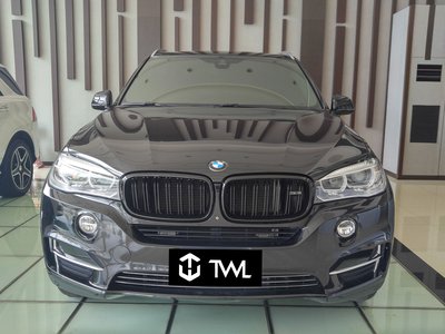 《※台灣之光※》全新 BMW F15 X5 X5M 14 15 16 17年高品質M款亮黑鋼琴烤漆黑亮光黑鼻頭組