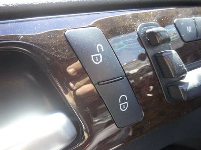 Benz W204 CLA45, G550, G63 2014-正駕中控開關門鎖開關安全開關