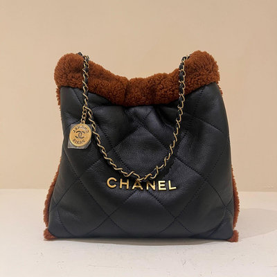 Chanel 22 小款 毛毛泰迪托特包 《精品女王全新&amp;二手》