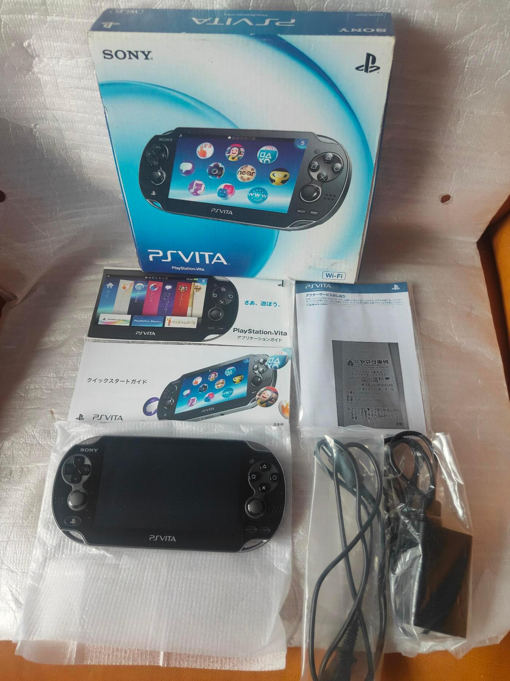 Sony PlayStation Vita PCH-1000 (ZA01 Wi-Fi水晶黑) 掌上遊戲機5英吋