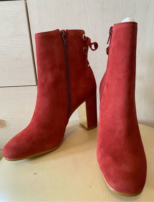 10月精選特價 法國品牌Minelli 橘紅色高跟麂皮短靴～36號