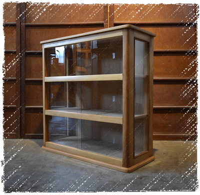 ^_^ 多 桑 台 灣 老 物 私 藏 ----- 如出一轍的台灣老檜木玻璃櫃(A)