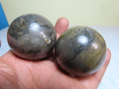 【優質家】天然女媧電氣石健身球2顆45mm(有礦缺條紋)(KT1)(星期六處理價起標、價高得標、限量一件、可店到店)