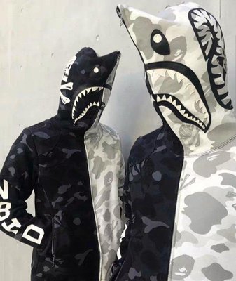 新款日系潮牌BAPE APE迷彩骷髏頭鯊魚連帽外套女嘻哈黑白拼接外套男19ss情侶裝