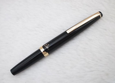 B065 1970s 百樂 日本製 黑桿短鋼筆 18k M尖(7成新)(橢圓尖)(標準桿)