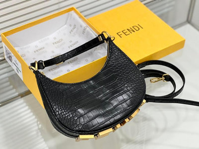 新款熱銷 Fendi 腋下包 黑色鱷魚紋 手提包 單肩斜挎包 24 13cm 禮盒包裝 含購證 明星大牌同款