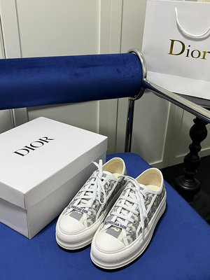 Dior 迪奧新品WALK'N'DIOR 厚底刺繡運動鞋 頂級這款 Walk'n'Dior 厚底運動鞋是一款NO11340