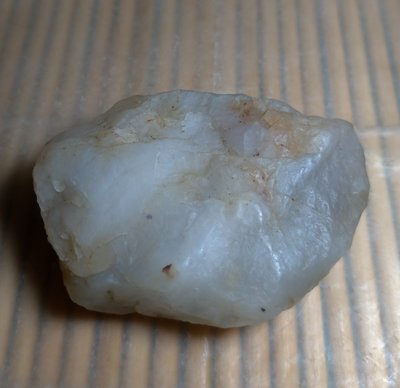 [礦鈺居]~花東玉石~花東原礦石~(雪花凍玉)~自然形~82公克~