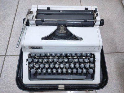 西德ERIKA 機械式 手提打字機（A1243）
