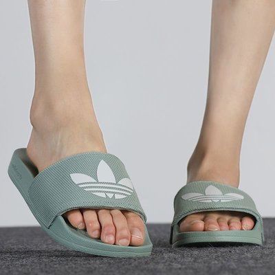 100原廠％adidas 愛迪達三葉草女鞋2021夏季新款運動鞋一字拖沙灘鞋拖鞋FX5927