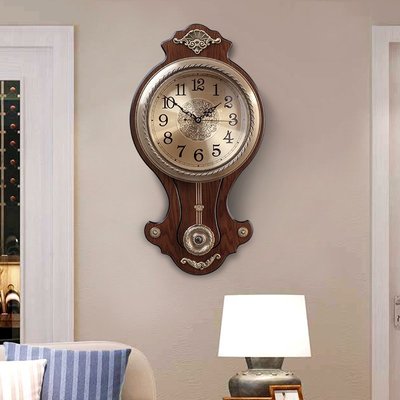 熱銷 黃銅歐式復古掛鐘客廳裝飾搖擺鐘表簡約美式靜音金屬石英鐘家用表可開發票