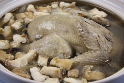 【年菜系列】智利生鮑魚2顆約285g±5g+全雞人蔘湯底(內含1隻全雞) ~真材實料